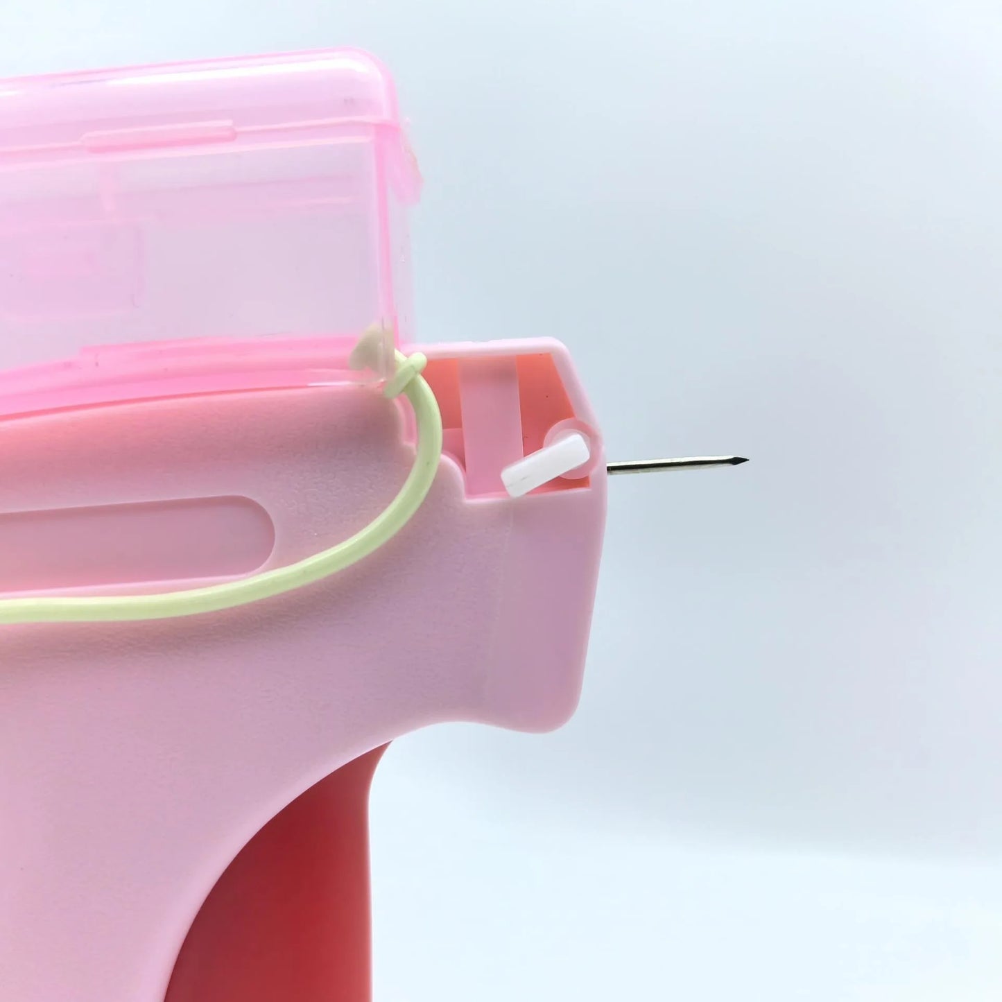 Micro Tagging Gun Portable Hemming Tool with 1000 Micro StitchesApplicable to Temporary Hems on Shirt Sleeves Pants and Dresses